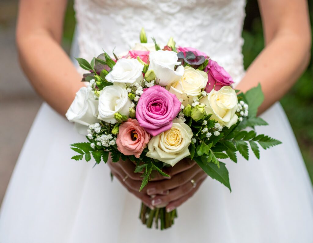 Guia definitiva de ramos de novia: tipos, flores y estilos 5 Guia definitiva de ramos de novia: tipos, flores y estilos 4