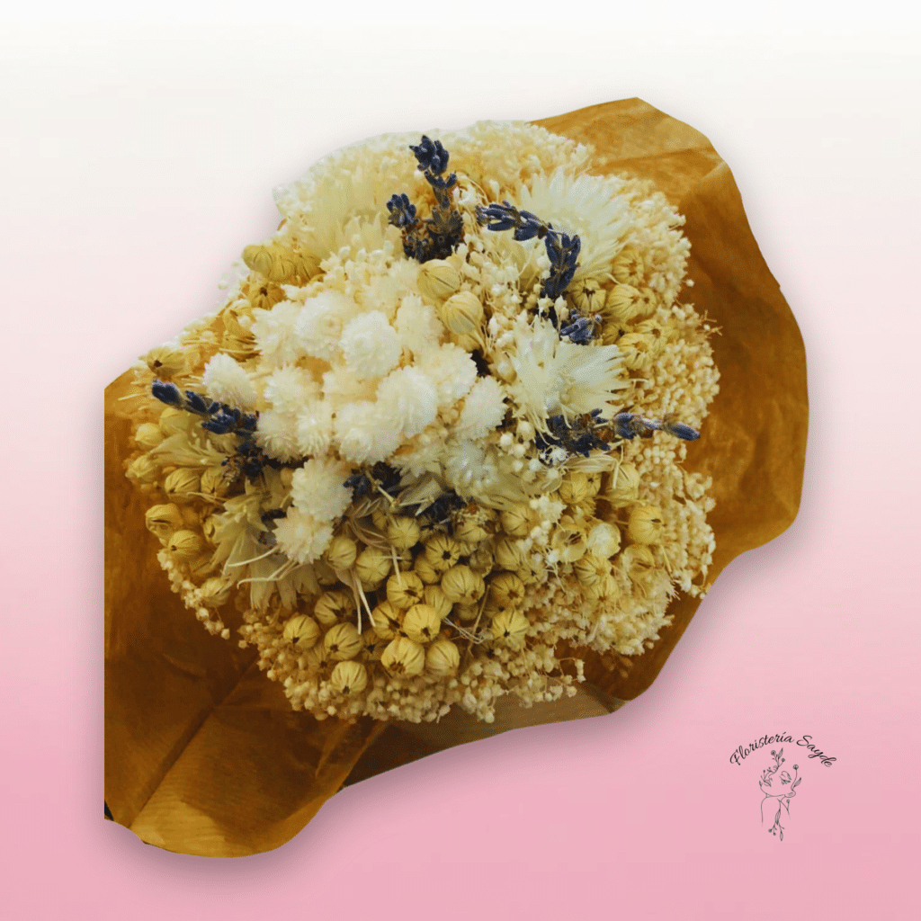 ramo flores preservadas blancos y beige