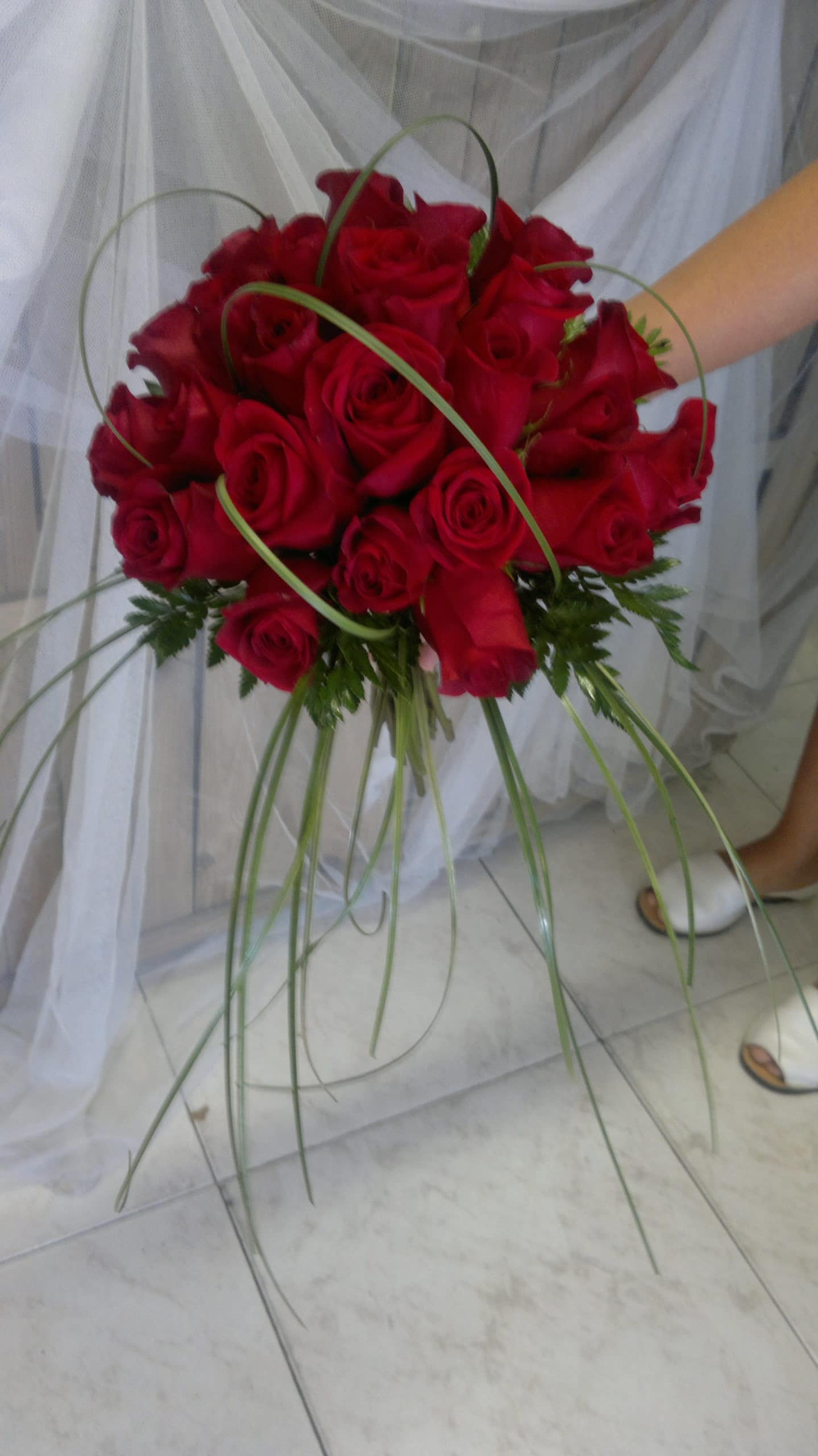 Ramo de novia con rosas rojas