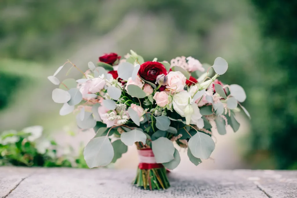 Ramo de flores peonias para bodas