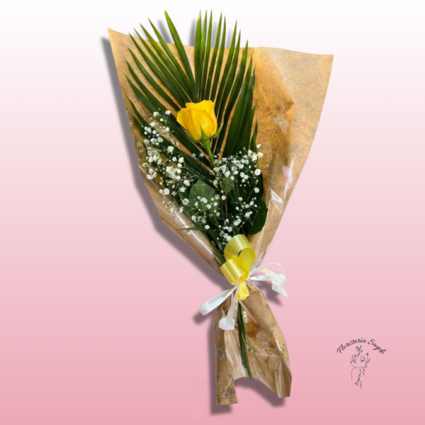 Rosa amarilla arreglada