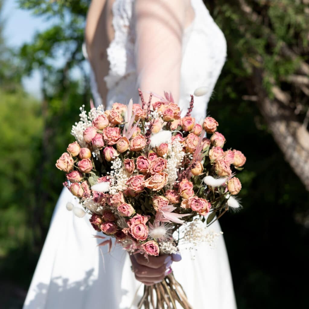 “Ramos de novia con flores secas: la tendencia que arrasa en las bodas” 1 ramos de novia con flores secas