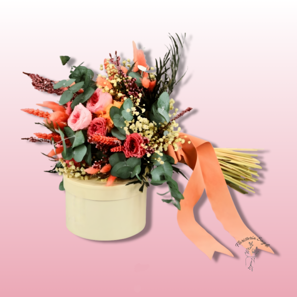 ramo de flores preservadas en tonos calidos