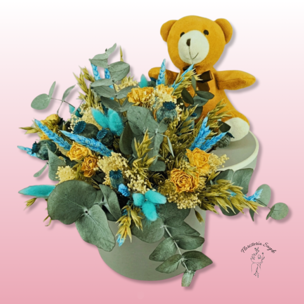 ramo con flores preservadas y peluche