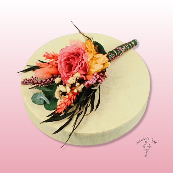 Prendido de Flores Preservadas Coral | Elegancia Natural